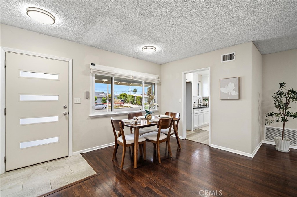 2911 W 135th