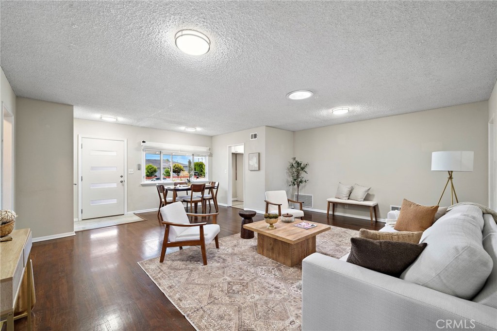 2911 W 135th