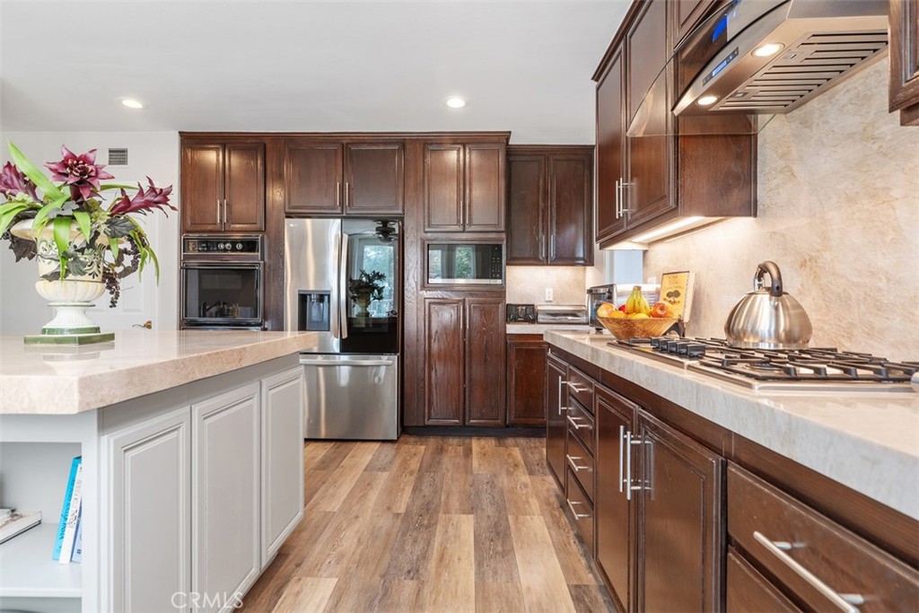 22161 Wayside