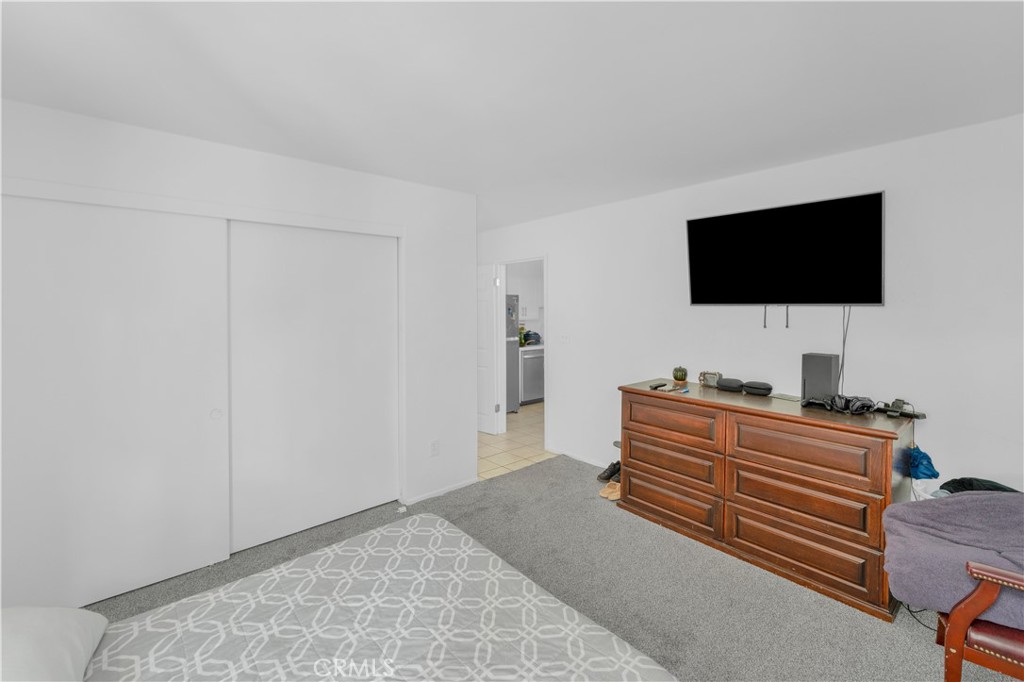 1000 W Macarthur Boulevard 58