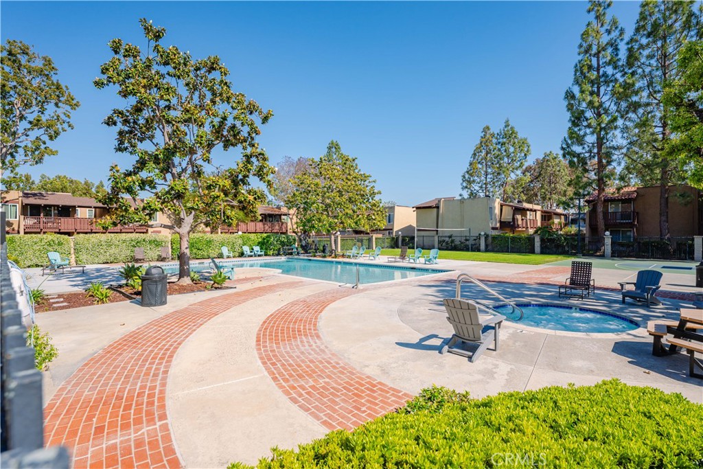1000 W Macarthur Boulevard 58