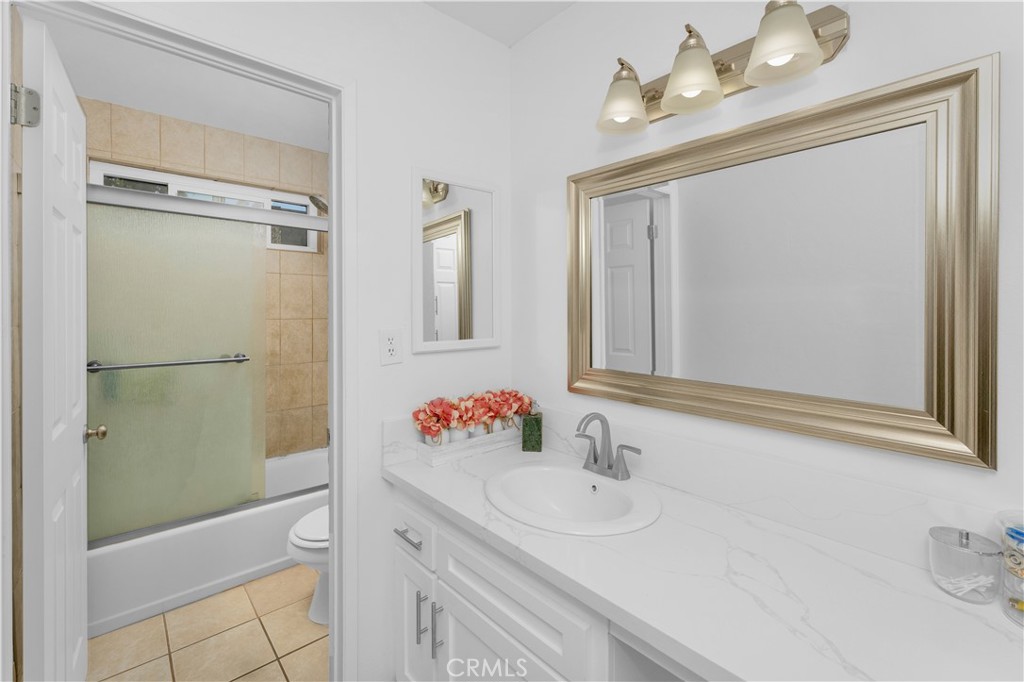 1000 W Macarthur Boulevard 58