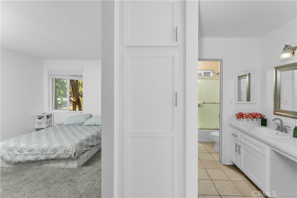 1000 W Macarthur Boulevard 58