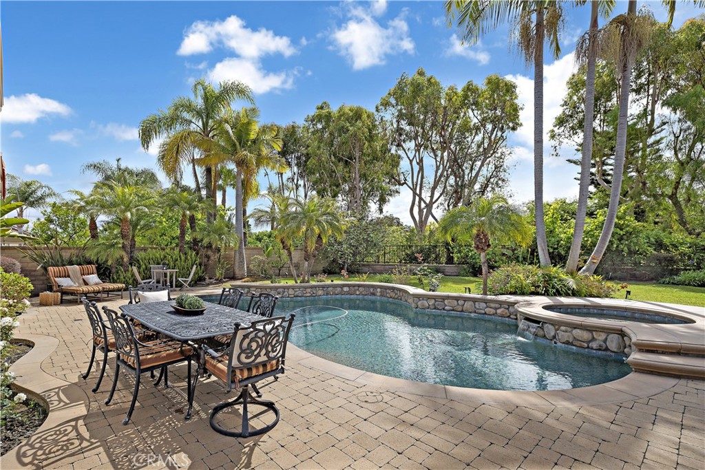 24646 Royale Ridge