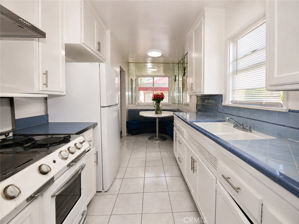209 W 122nd
