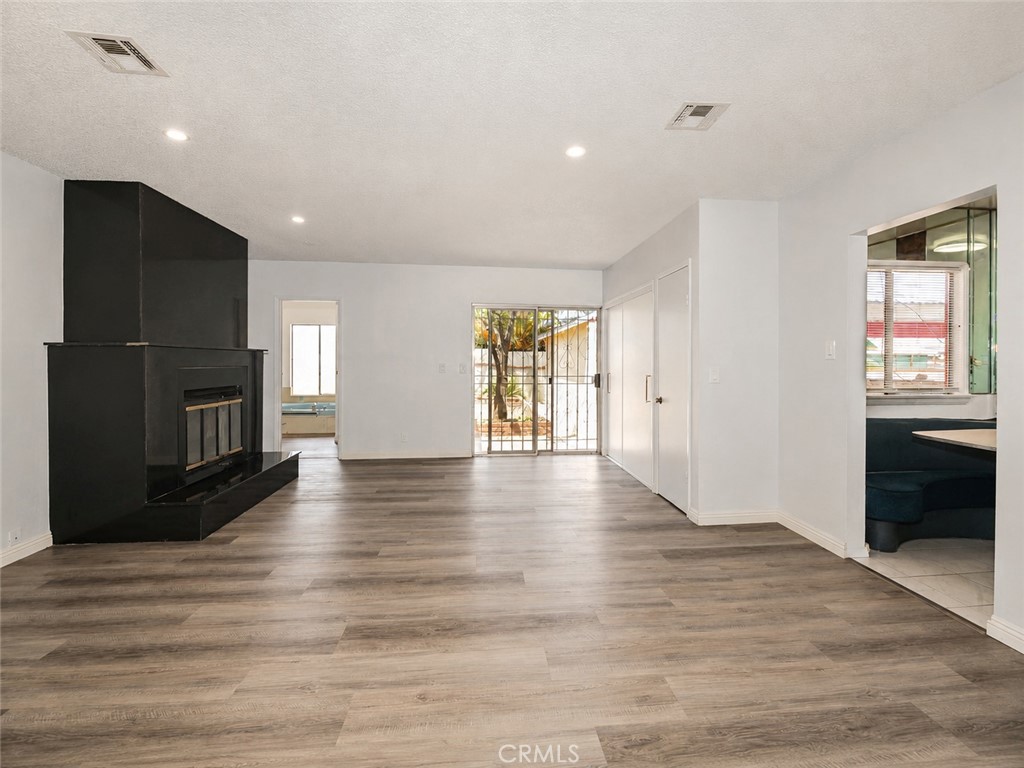 209 W 122nd