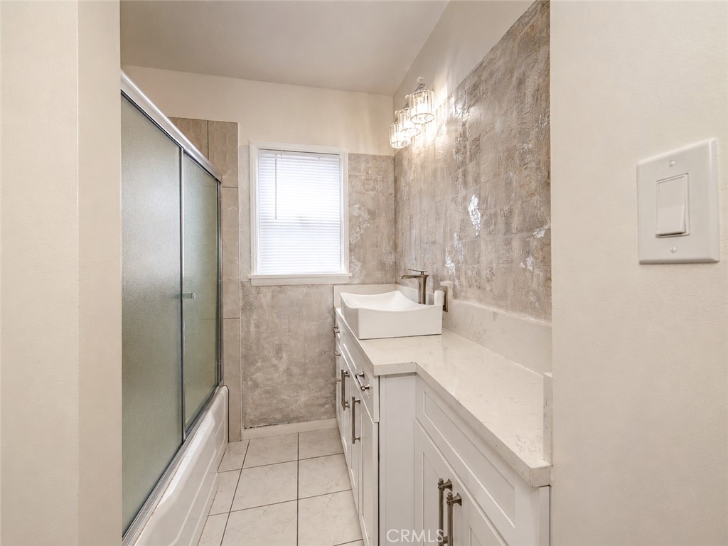 209 W 122nd