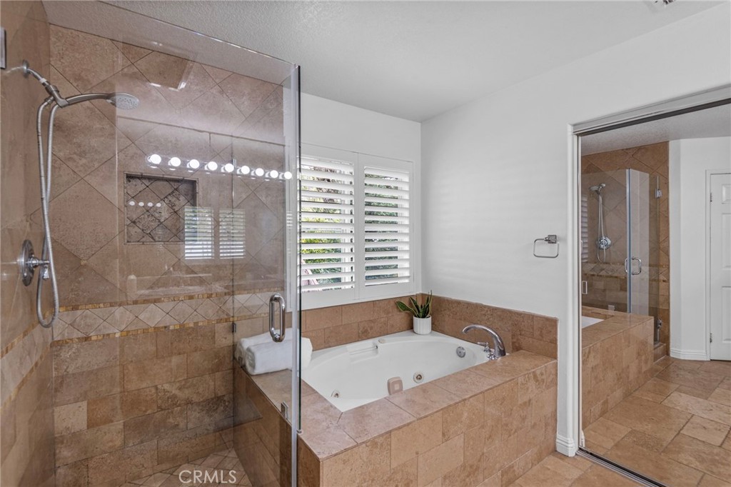 25 Radiance Lane