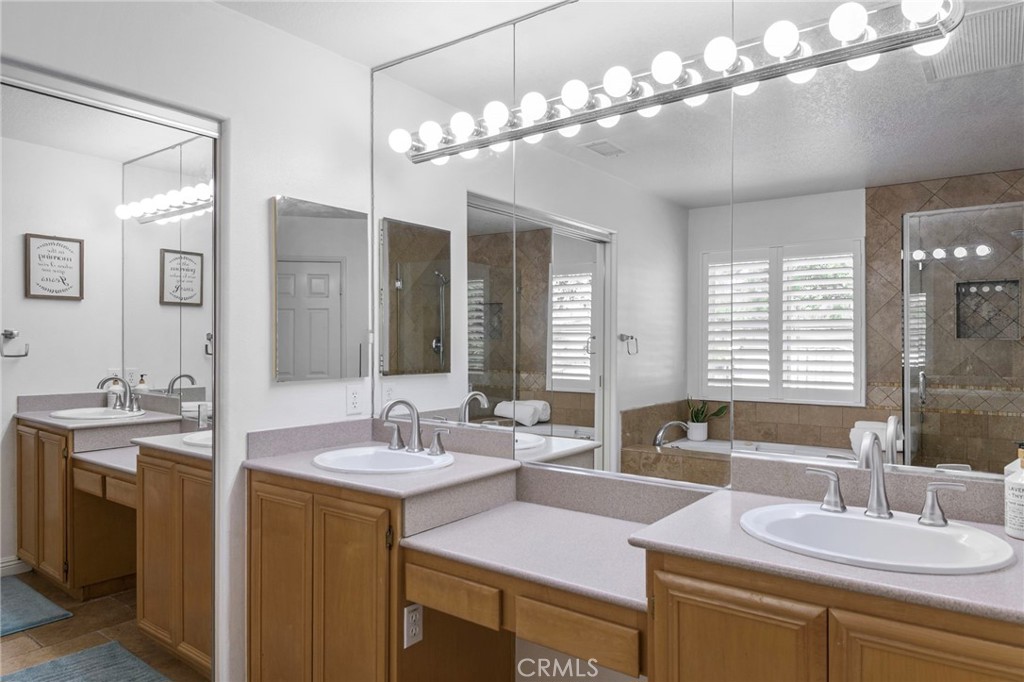 25 Radiance Lane