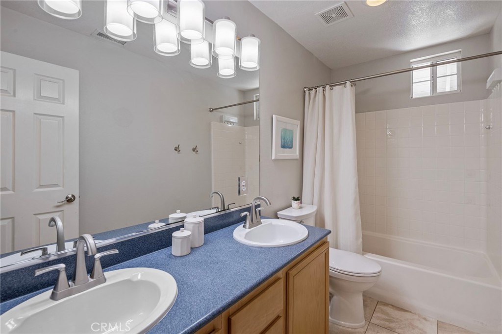 25 Radiance Lane