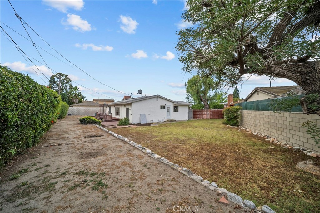 11642 Barclay