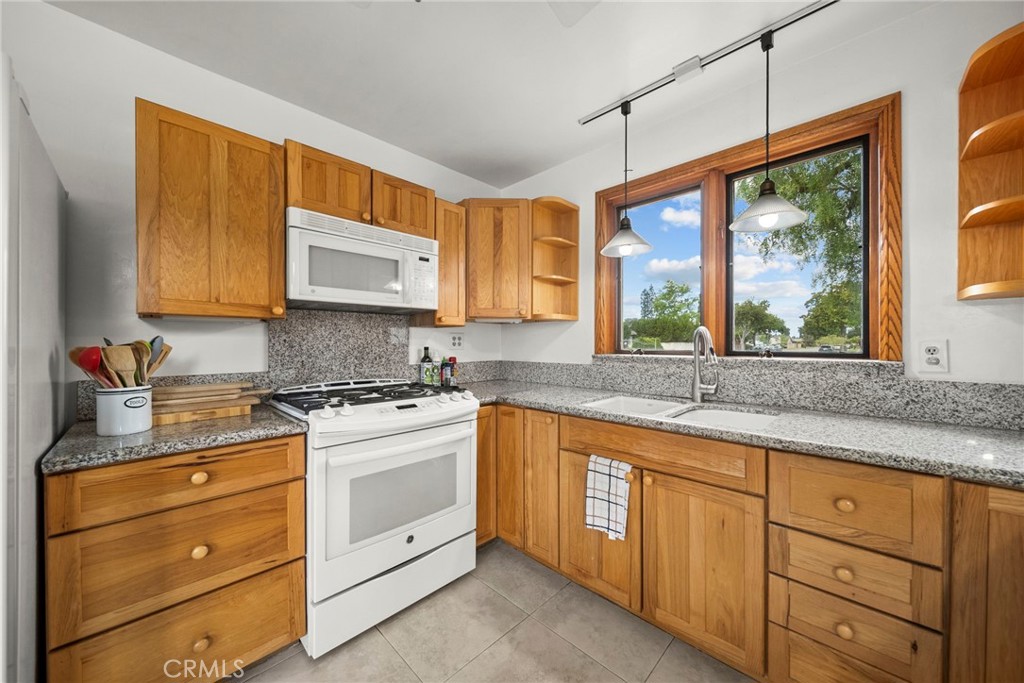 11642 Barclay