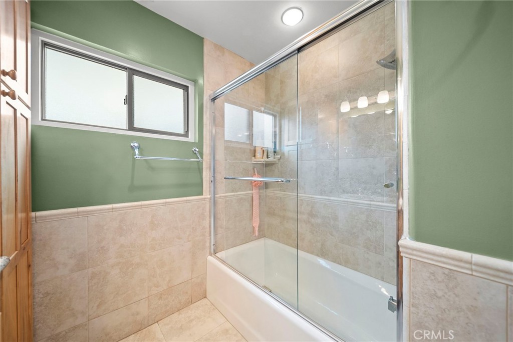 11642 Barclay