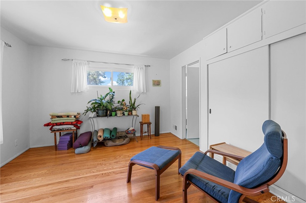 5703 Freeman