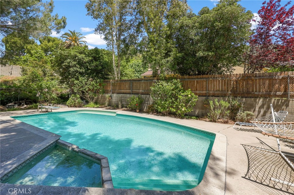 5703 Freeman
