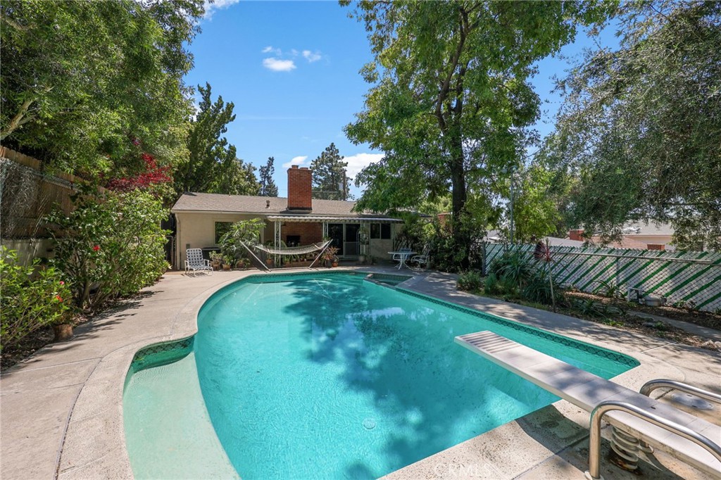 5703 Freeman