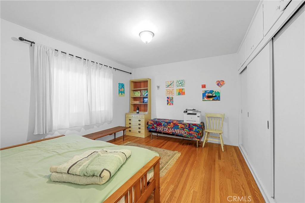 5703 Freeman