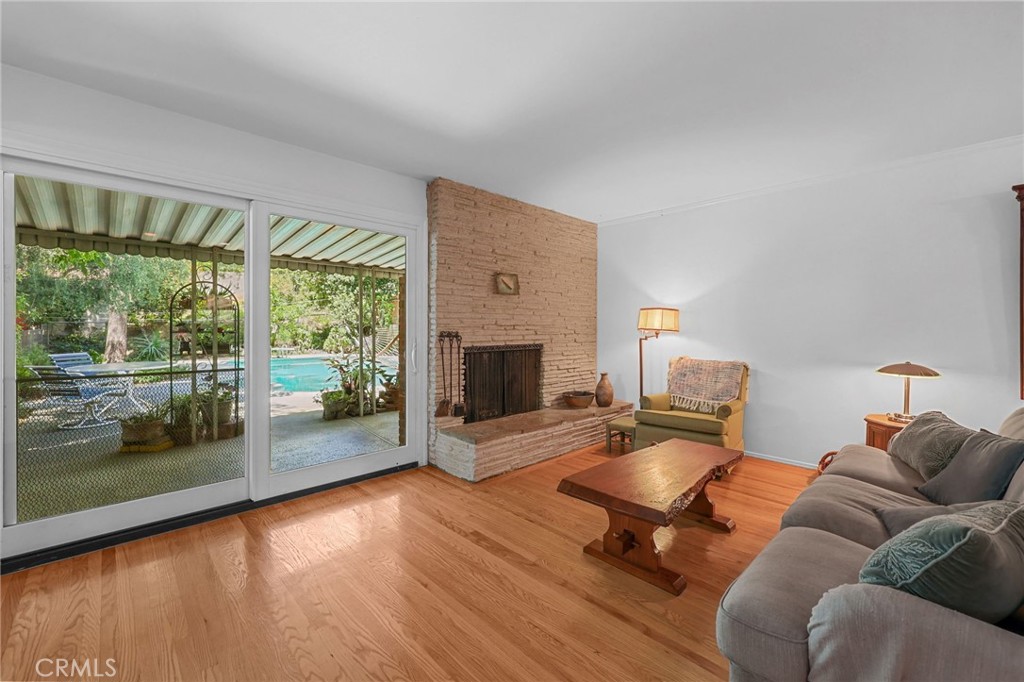 5703 Freeman