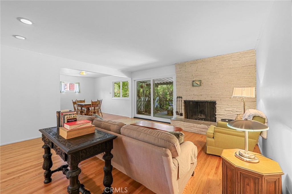 5703 Freeman