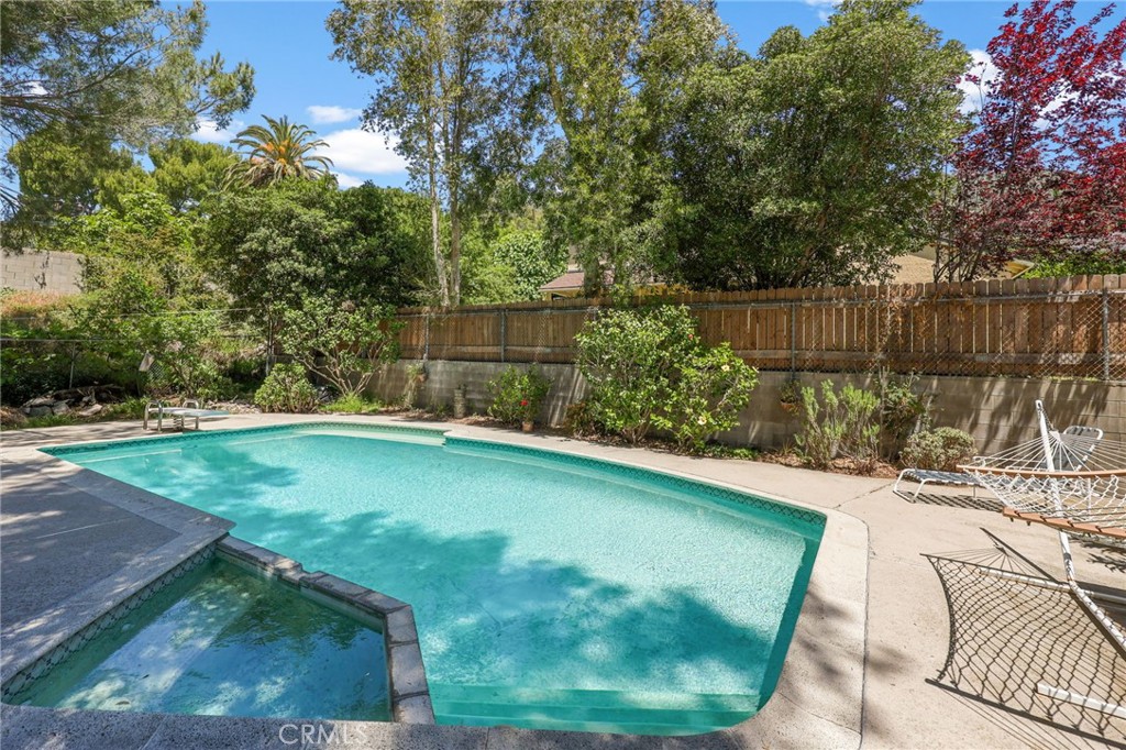 5703 Freeman