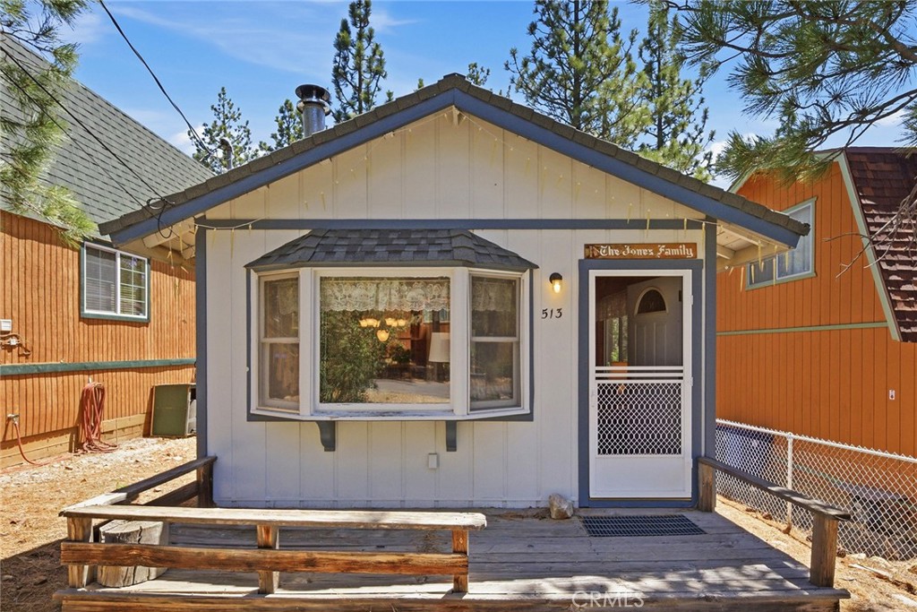 513 Cedar Ln