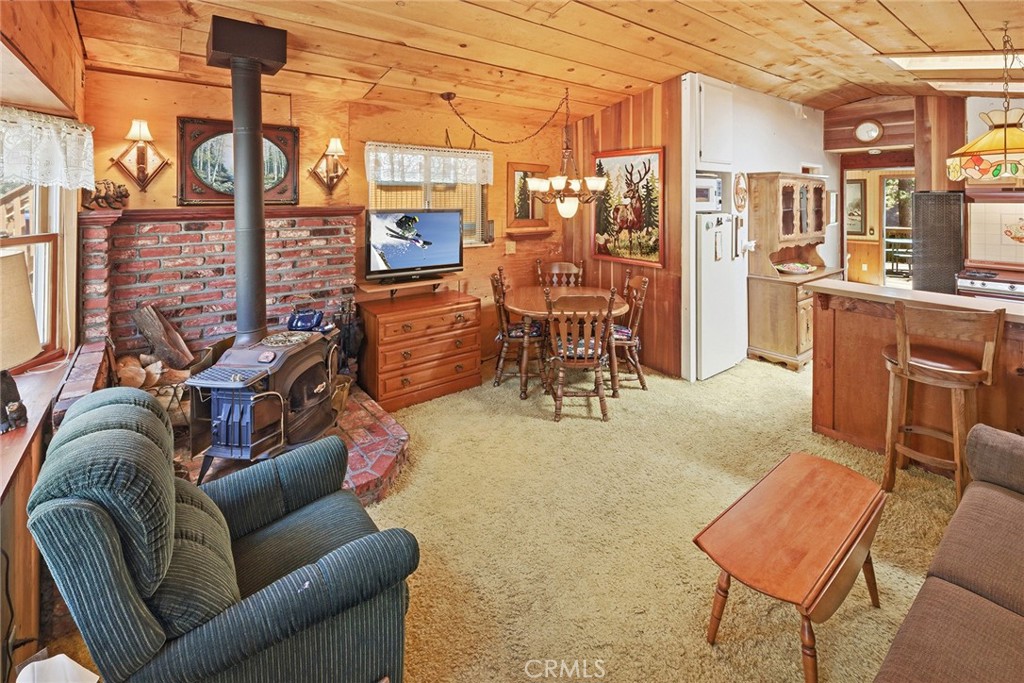 513 Cedar Ln
