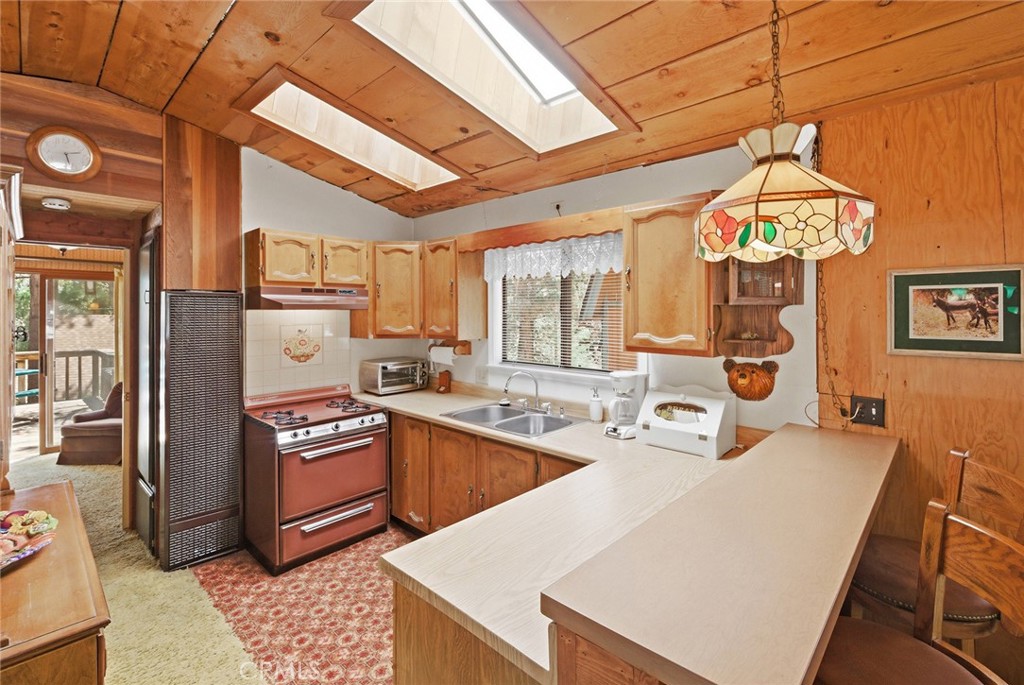513 Cedar Ln