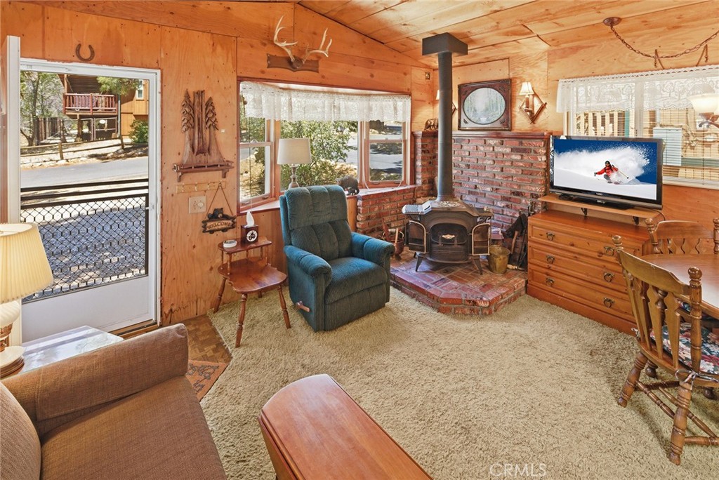 513 Cedar Ln
