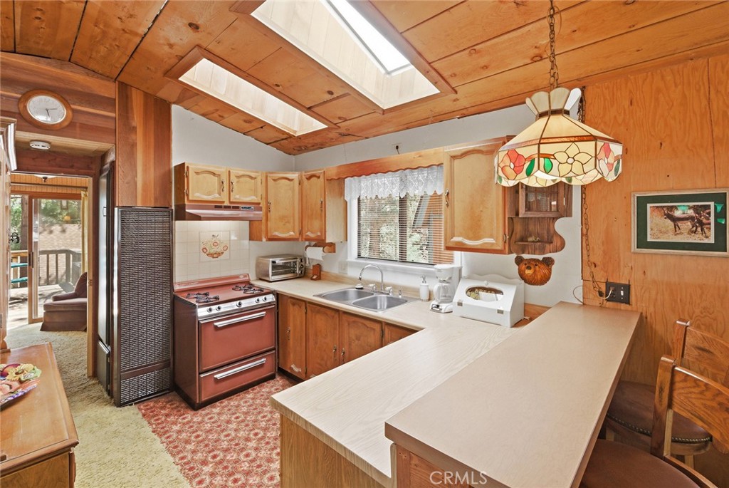 513 Cedar Ln