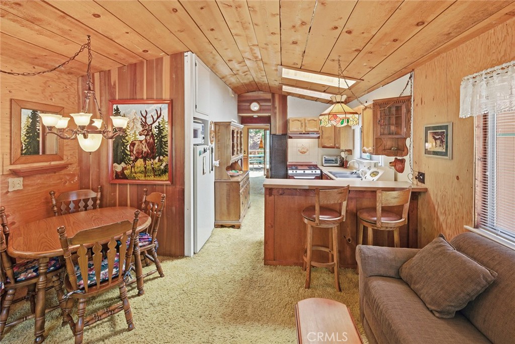 513 Cedar Ln