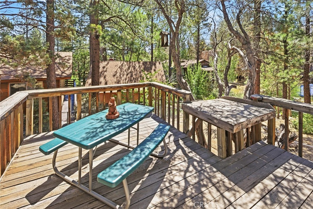 513 Cedar Ln