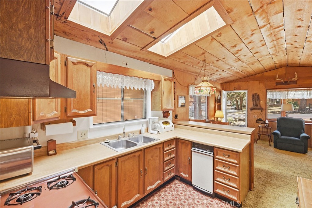 513 Cedar Ln