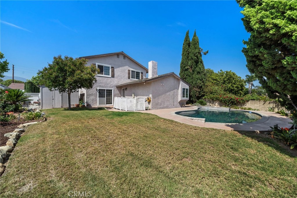 1128 W Aster