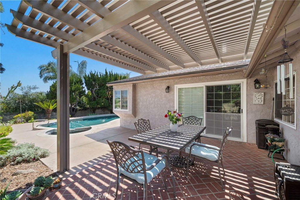 1128 W Aster