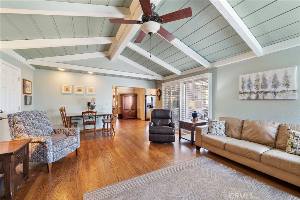 1128 W Aster