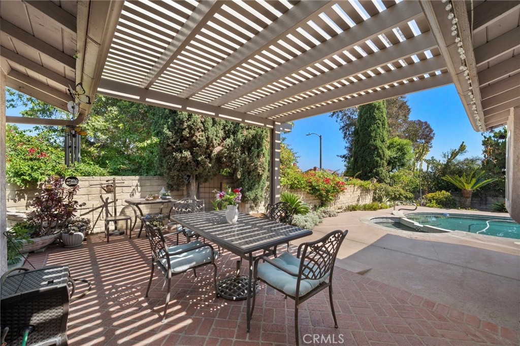 1128 W Aster