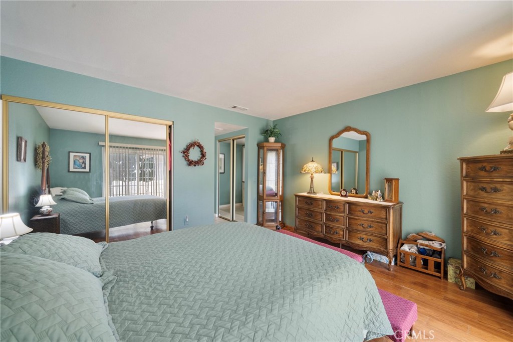 1128 W Aster