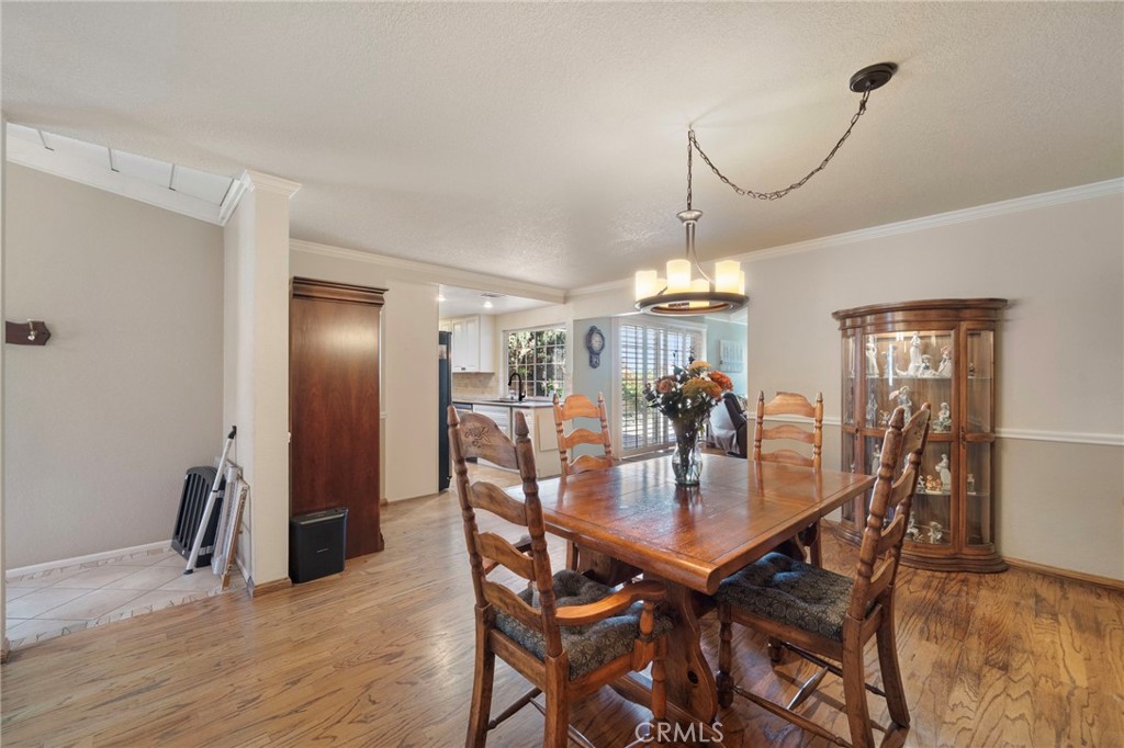 1128 W Aster