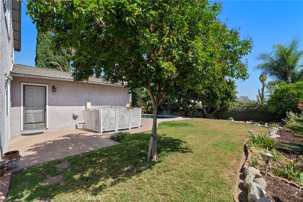 1128 W Aster