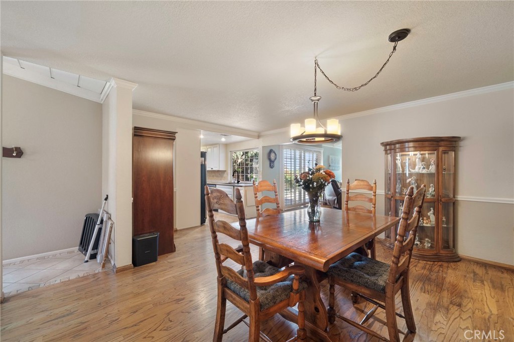 1128 W Aster