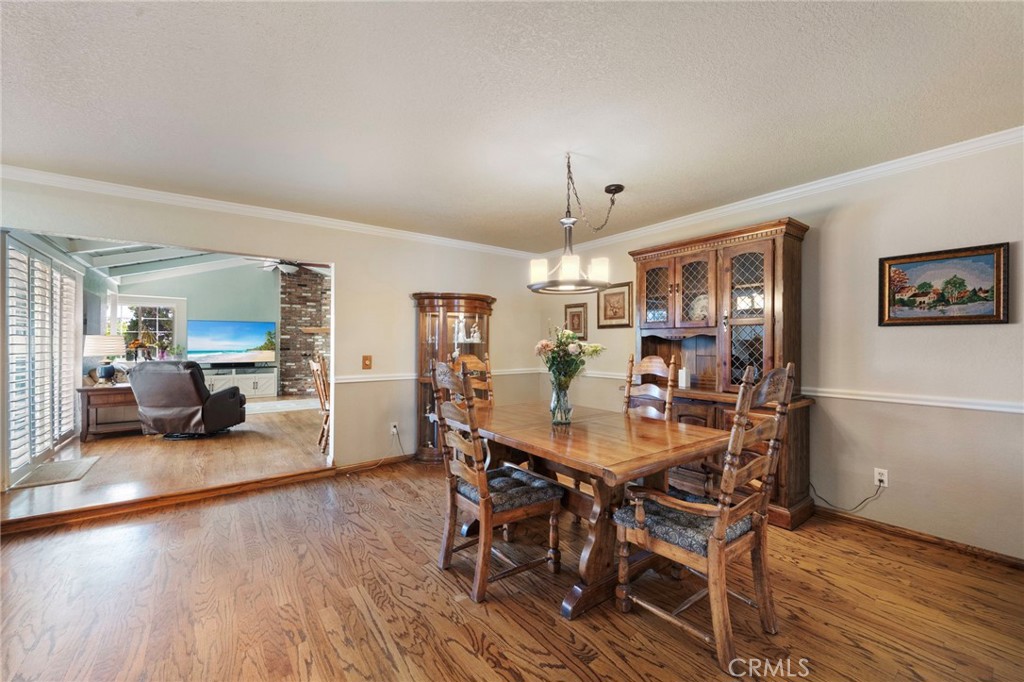 1128 W Aster