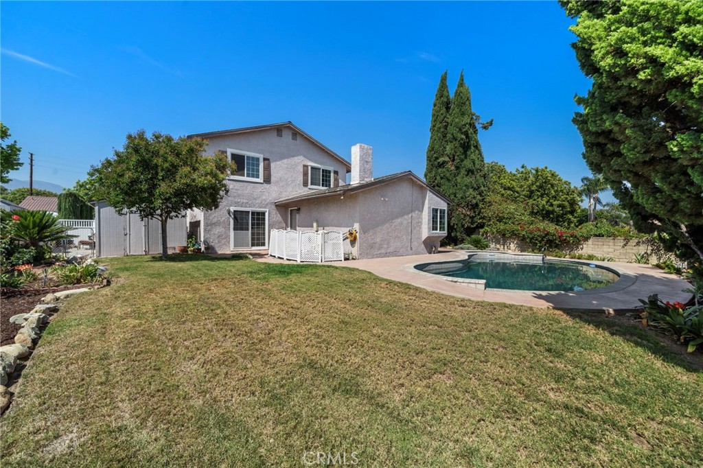 1128 W Aster