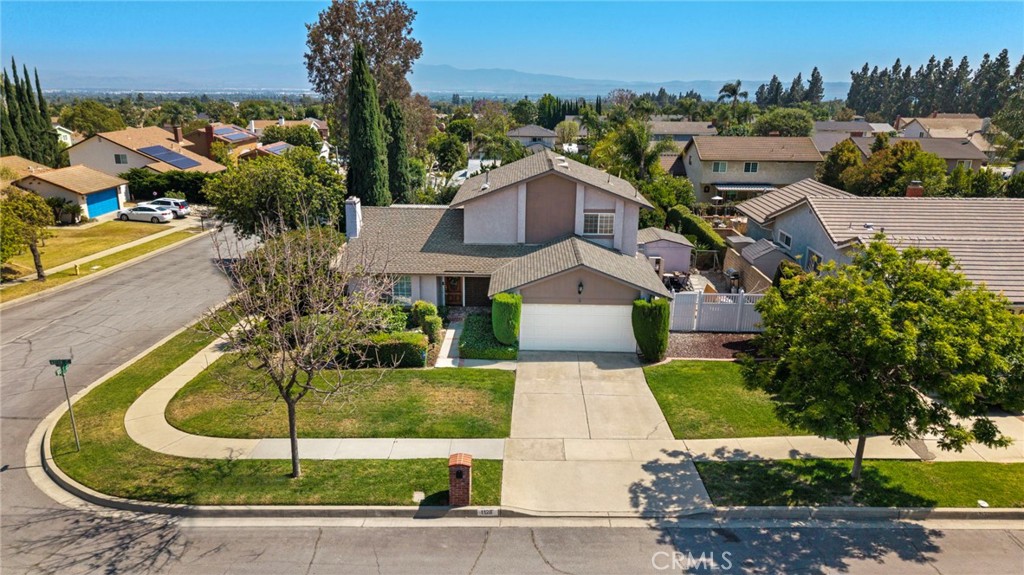 1128 W Aster