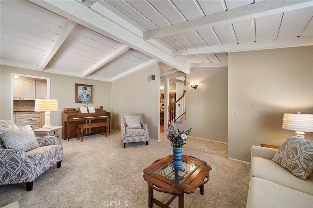 1128 W Aster