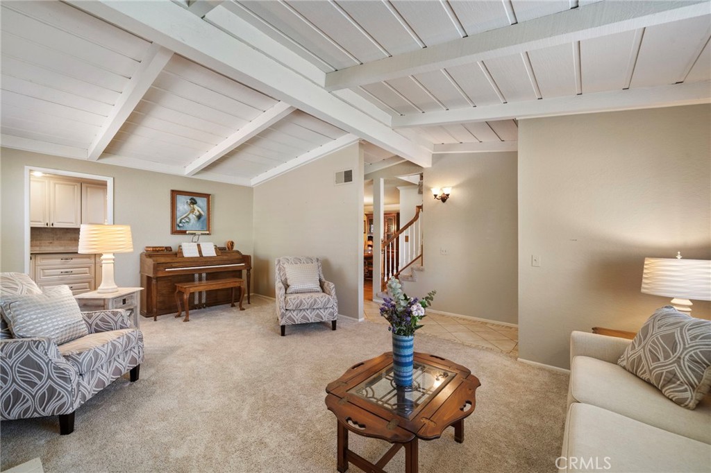 1128 W Aster