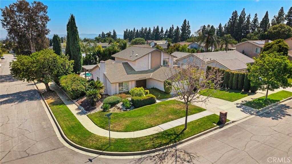 1128 W Aster