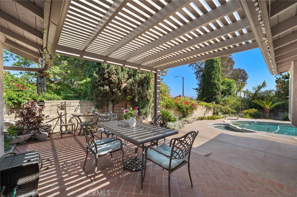 1128 W Aster