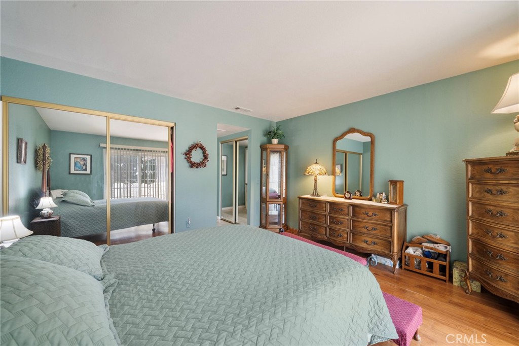 1128 W Aster
