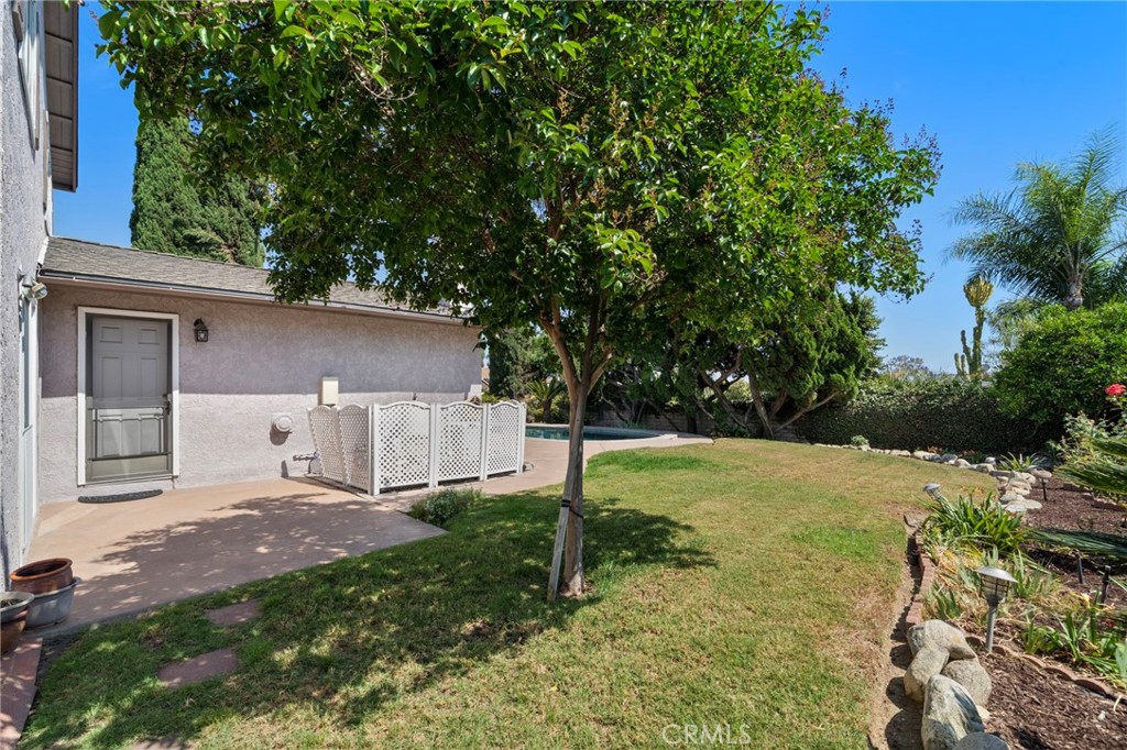 1128 W Aster