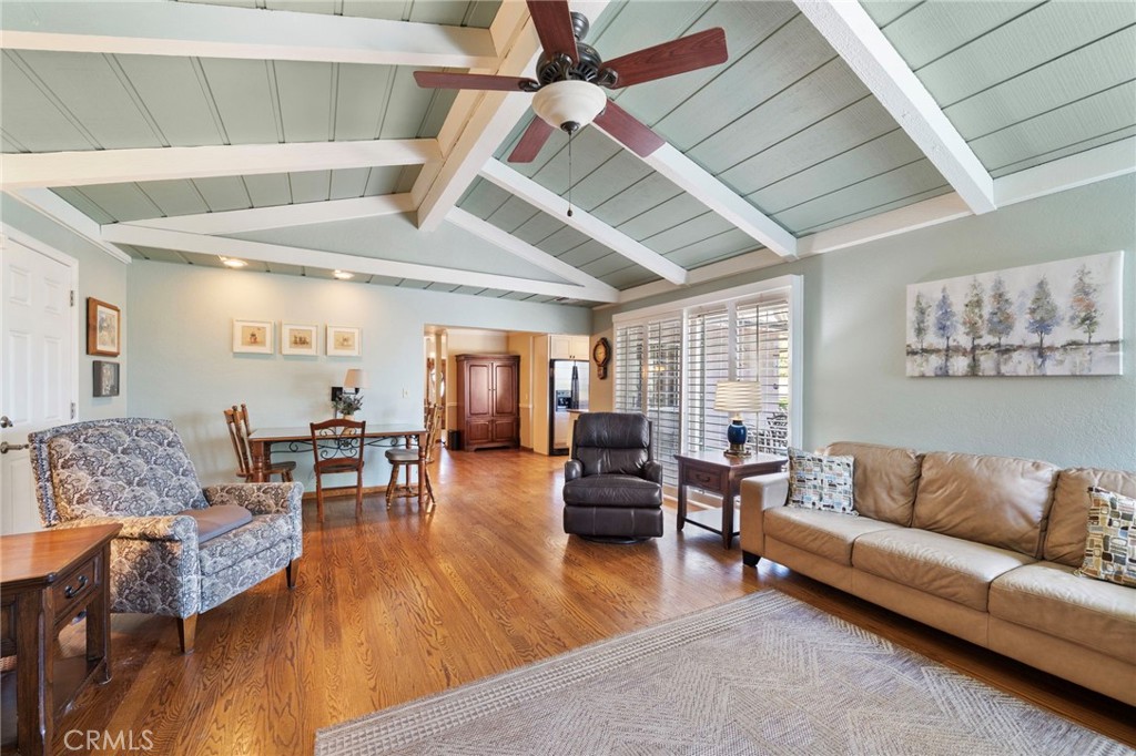 1128 W Aster